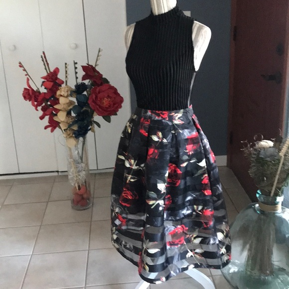 Beautiful Tulle Skirt - Picture 6 of 8